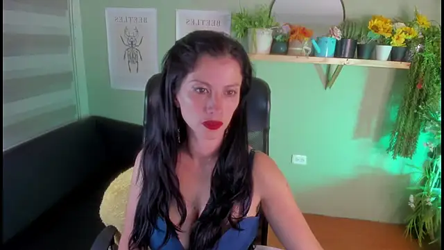 Aliiz 01 online show from January 23, 2025, 11:36 pm