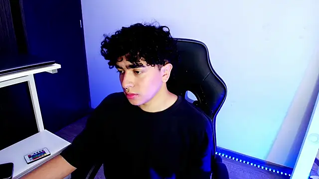 Snapshot of _nickconnor01 chatting on February 11, 2025, 7:05 pm  nickconnor01 online show from February 11, 2025, 7:05 pm