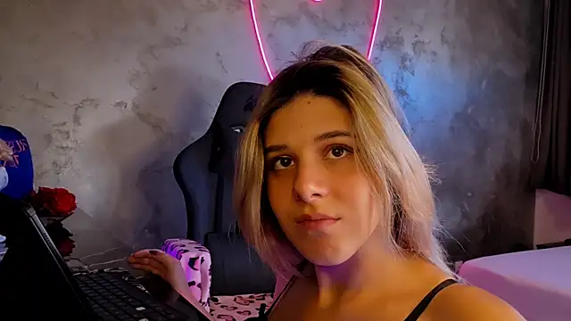 LeylaRosse online show from September 29, 2025, 7:24 am