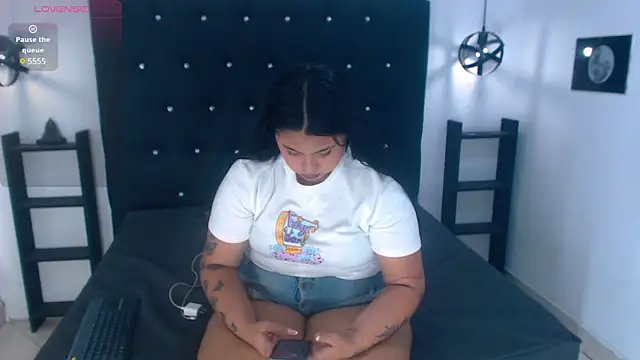 Mels  online show from February 21, 2025, 1:33 am