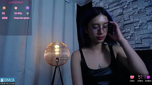 BellaOdisea online show from February 5, 2025, 8:25 pm