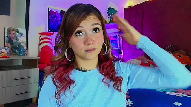 alisson zafiro  online show from November 17, 2025, 3:12 am