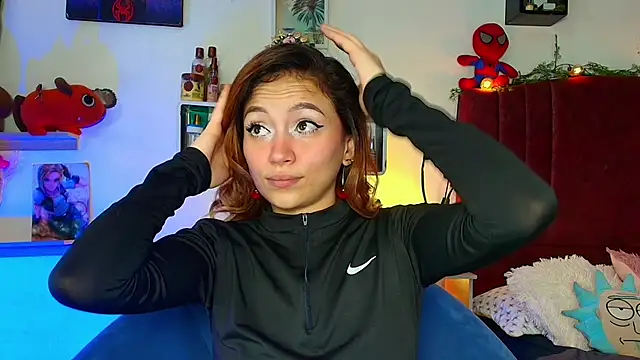 alisson zafiro  online show from March 13, 2026, 3:02 am