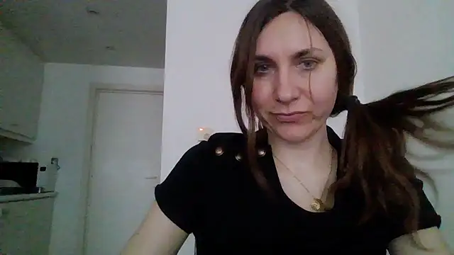 Snapshot of JasmineGlamour chatting on March 12, 2026, 4:46 pm JasmineGlamour online show from March 12, 2026, 4:46 pm