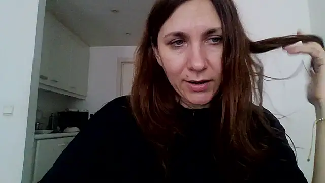 Snapshot of JasmineGlamour chatting on March 17, 2026, 9:23 am JasmineGlamour online show from March 17, 2026, 9:23 am