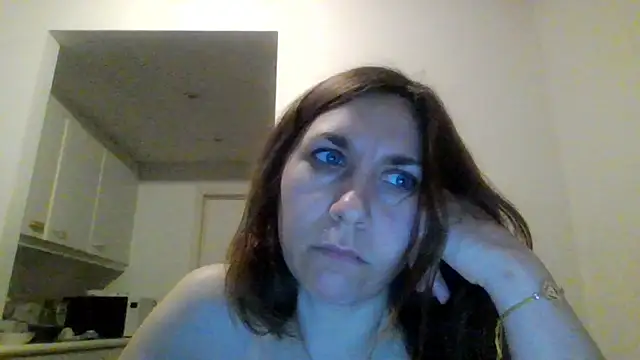 Snapshot of JasmineGlamour chatting on March 17, 2026, 9:29 pm JasmineGlamour online show from March 17, 2026, 9:29 pm