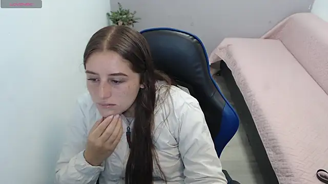 valerie diaz1 online show from February 25, 2026, 1:43 pm