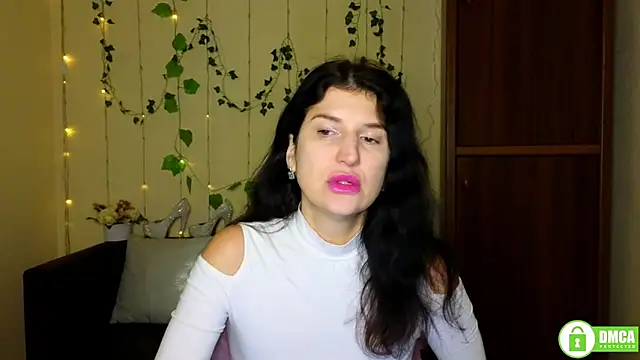 Alianna Solo Kisses online show from February 8, 2026, 12:19 pm