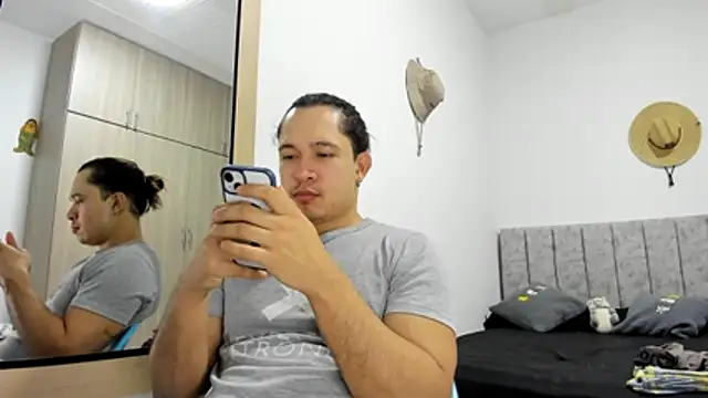 Valerioe online show from March 13, 2026, 2:23 pm