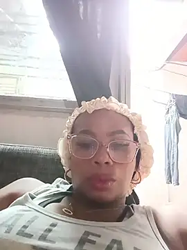 Melanie candy  online show from April 11, 2026, 9:19 pm