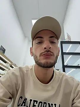 Snapshot of Sxxthiago chatting on December 3, 2025, 7:23 pm Sxxthiago online show from December 3, 2025, 7:23 pm