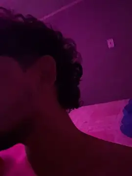 Snapshot of luanbig chatting on February 20, 2025, 1:25 am luanbig online show from February 20, 2025, 1:25 am