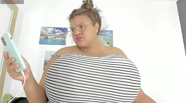 bigmom69  online show from December 12, 2024, 3:59 pm