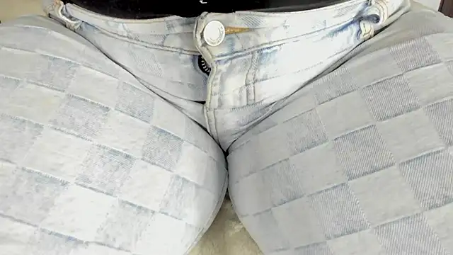 bigmom69  online show from October 17, 2025, 2:08 pm