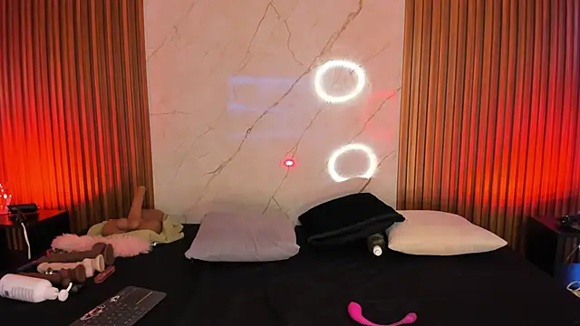 Emiilycollins online show from December 20, 2024, 12:19 am