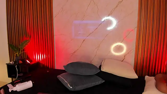 Emiilycollins online show from January 26, 2025, 10:57 pm