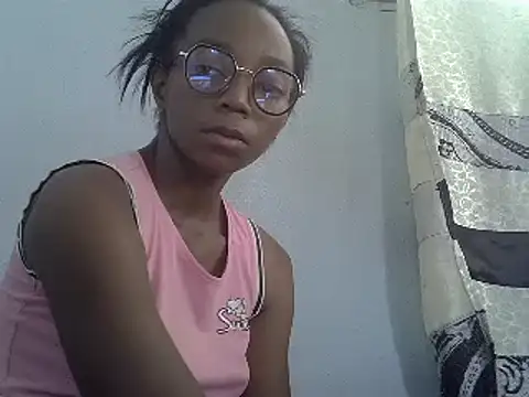 Snapshot of ElianeHot chatting on February 19, 2025, 9:06 am ElianeHot online show from February 19, 2025, 9:06 am