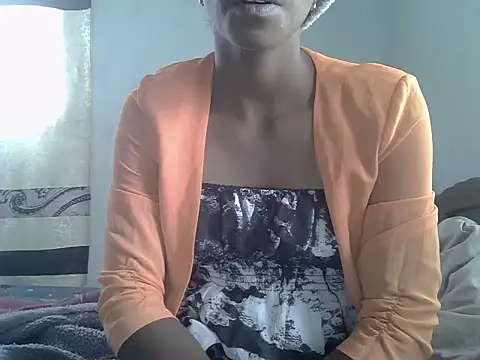 Snapshot of ElianeHot chatting on October 6, 2025, 8:12 am ElianeHot online show from October 6, 2025, 8:12 am