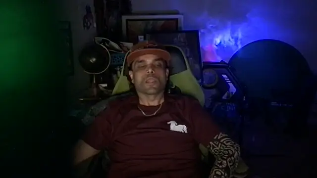 Snapshot of GForceSavage chatting on April 24, 2026, 3:31 am GForceSavage online show from April 24, 2026, 3:31 am