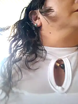 Vivianmature online show from March 28, 2026, 6:29 pm