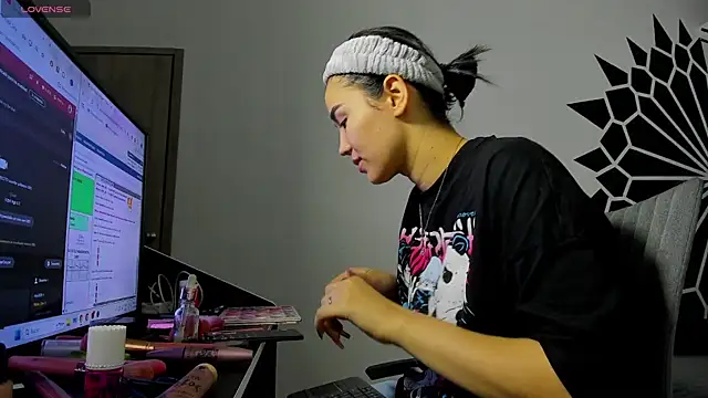 Rubi Sky online show from March 8, 2025, 4:56 am