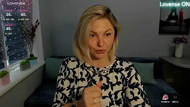 Snapshot of sweet___margaret chatting on February 15, 2025, 12:01 pm sweet   margaret online show from February 15, 2025, 12:01 pm