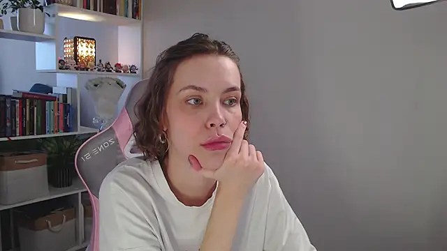 milly ross online show from February 14, 2025, 8:10 am