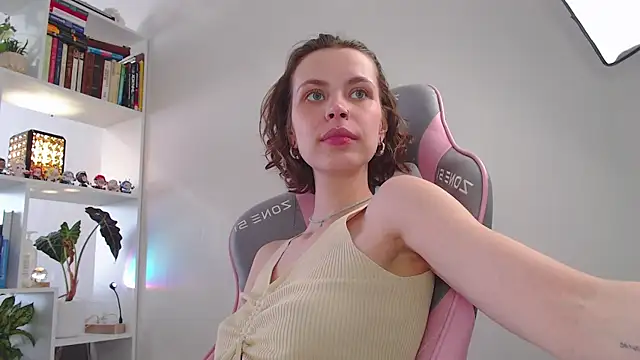 milly ross online show from February 24, 2025, 9:43 am