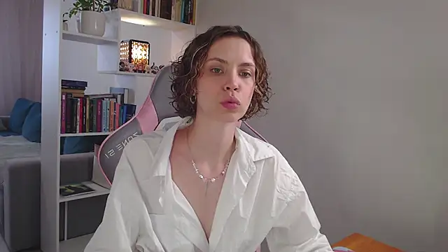 milly ross online show from March 18, 2025, 5:52 am