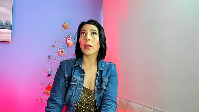 AdelleLennox cg online show from December 27, 2024, 11:39 am