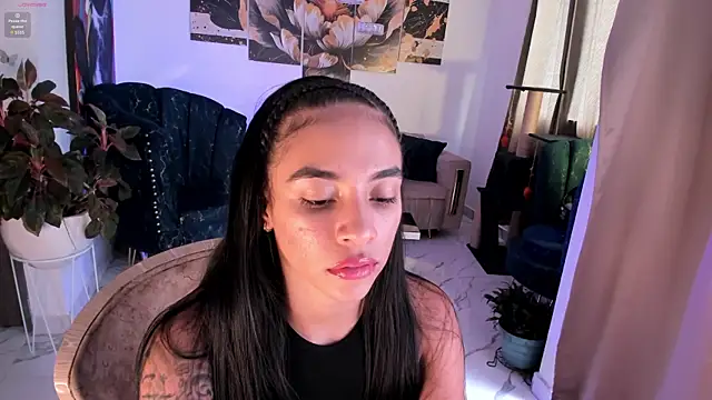 pretty pettite online show from February 6, 2026, 7:17 pm