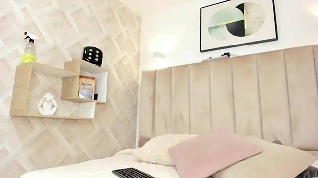 Snapshot of Anniie_Queen chatting on March 6, 2026, 3:25 am Anniie Queen online show from March 6, 2026, 3:25 am