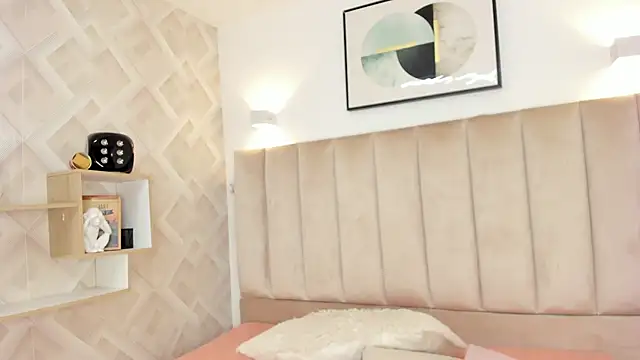 Snapshot of Anniie_Queen chatting on March 27, 2026, 2:50 am Anniie Queen online show from March 27, 2026, 2:50 am