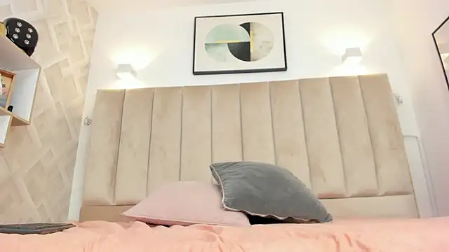 Snapshot of Anniie_Queen chatting on April 12, 2026, 2:38 am Anniie Queen online show from April 12, 2026, 2:38 am