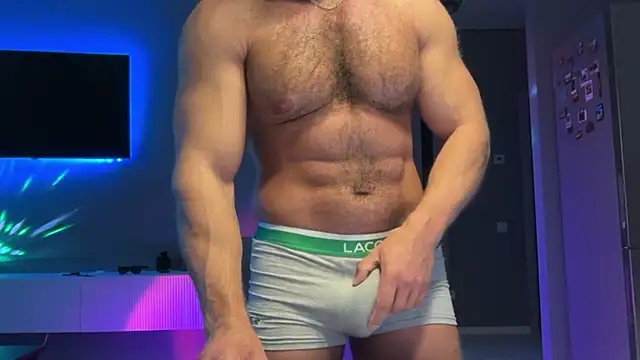 KarlosRichi online show from April 8, 2026, 2:33 am