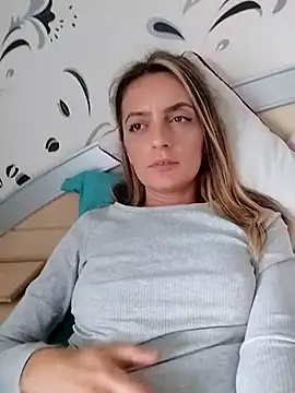 SophyGirl online show from September 26, 2025, 12:42 pm