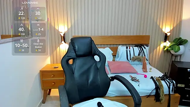 luciana ballesteros  online show from March 31, 2026, 12:05 pm