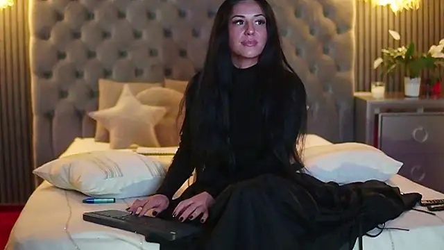 Snapshot of AmelyNoir chatting on December 30, 2024, 3:47 am AmelyNoir online show from December 30, 2024, 3:47 am