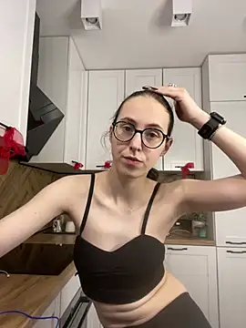 MartiniiSelenna online show from March 1, 2026, 6:37 am