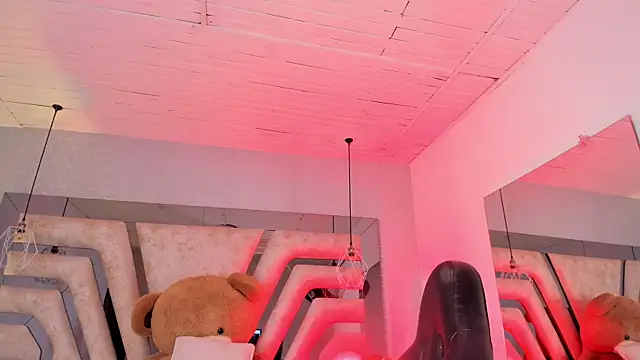 AngelineHeet online show from March 12, 2026, 8:31 am