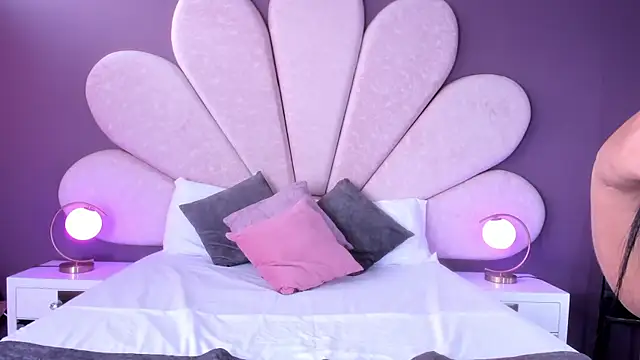 MarianaGarciaa   online show from February 7, 2025, 7:38 pm