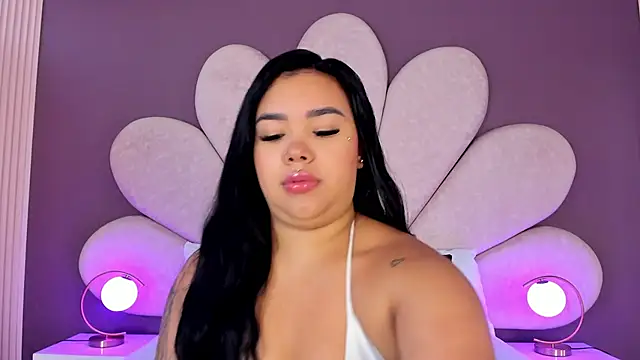 MarianaGarciaa   online show from October 21, 2025, 11:33 am