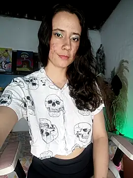 lovely kitt online show from March 22, 2026, 10:02 pm