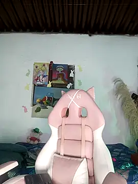 lovely kitt online show from April 11, 2026, 3:11 am