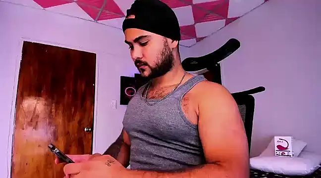 Snapshot of Sebas-hott chatting on December 28, 2024, 3:26 am Sebas-hott online show from December 28, 2024, 3:26 am