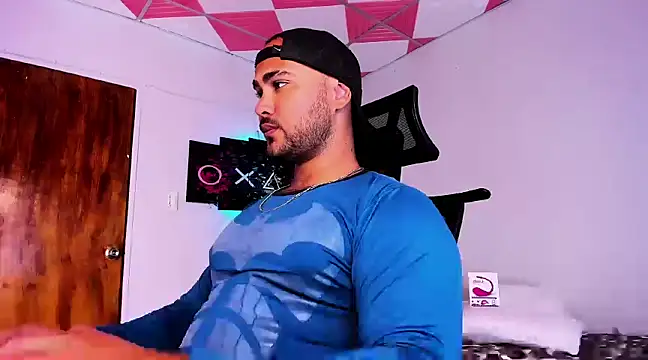 Snapshot of Sebas-hott chatting on January 4, 2025, 3:18 am Sebas-hott online show from January 4, 2025, 3:18 am