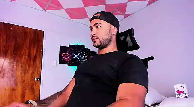 Snapshot of Sebas-hott chatting on January 9, 2025, 3:47 am Sebas-hott online show from January 9, 2025, 3:47 am