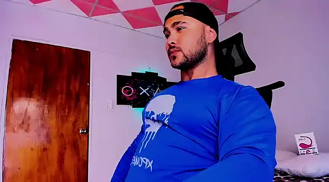 Snapshot of Sebas-hott chatting on January 11, 2025, 3:23 am Sebas-hott online show from January 11, 2025, 3:23 am