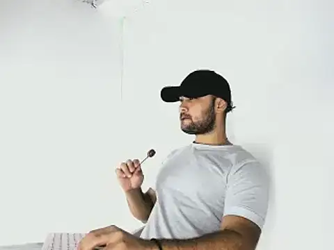 Snapshot of Sebas-hott chatting on October 11, 2025, 10:41 pm Sebas-hott online show from October 11, 2025, 10:41 pm