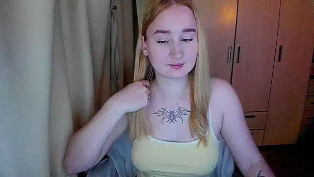 Snapshot of KeiraNight chatting on June 12, 2026, 3:05 am KeiraNight online show from June 12, 2026, 3:05 am